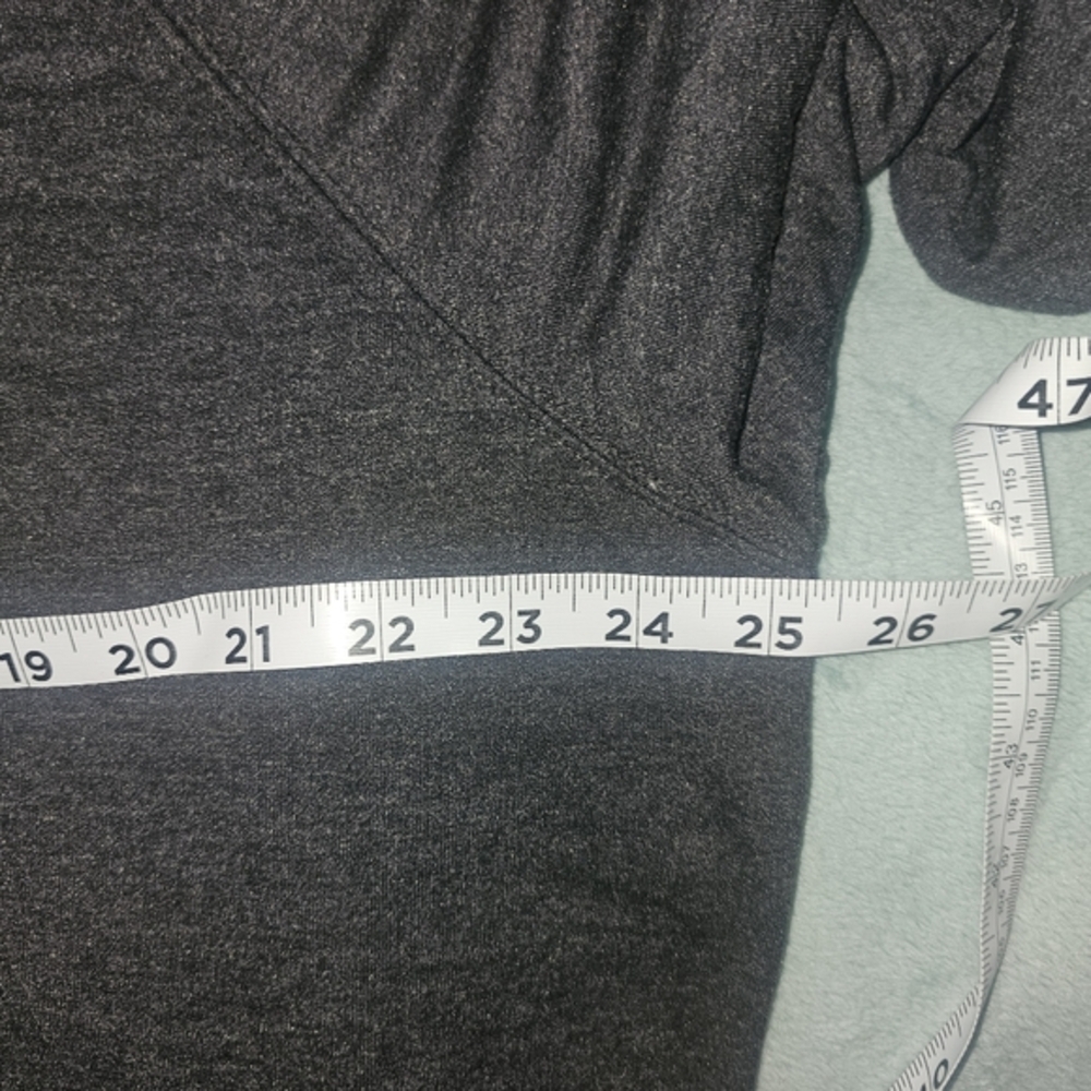 Hooded  charcoal gray sweatshirt size Large - Picture 7 of 7